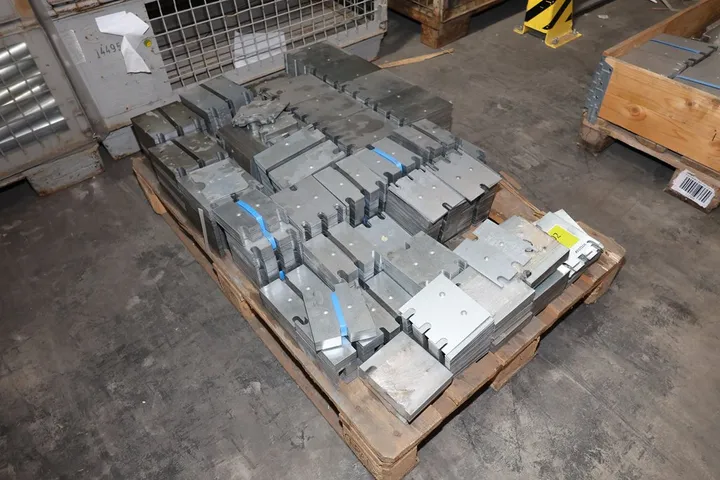 Bleche Unterlegplatten Regalständer ohne Palette